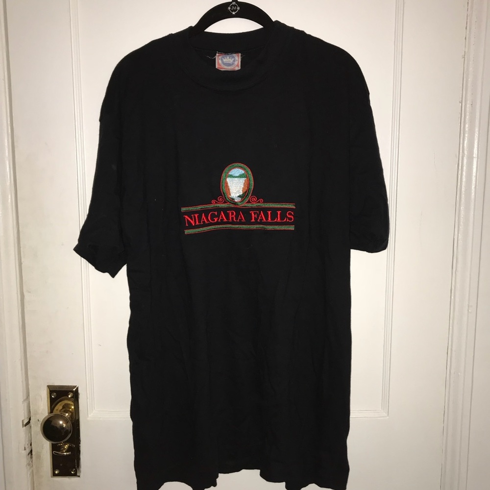 Vintage Niagara Falls Embroidered T-Shirt